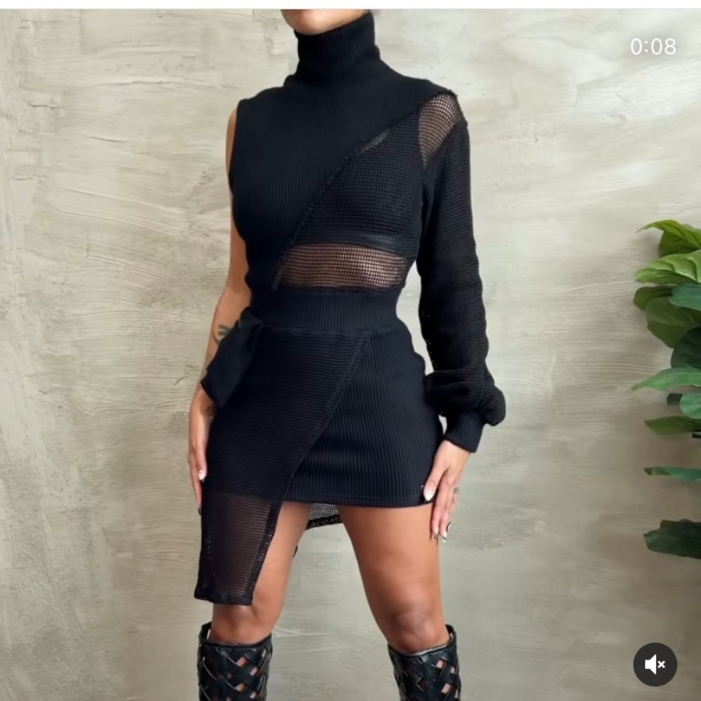 BLACK ONE SHOULDER DRESS